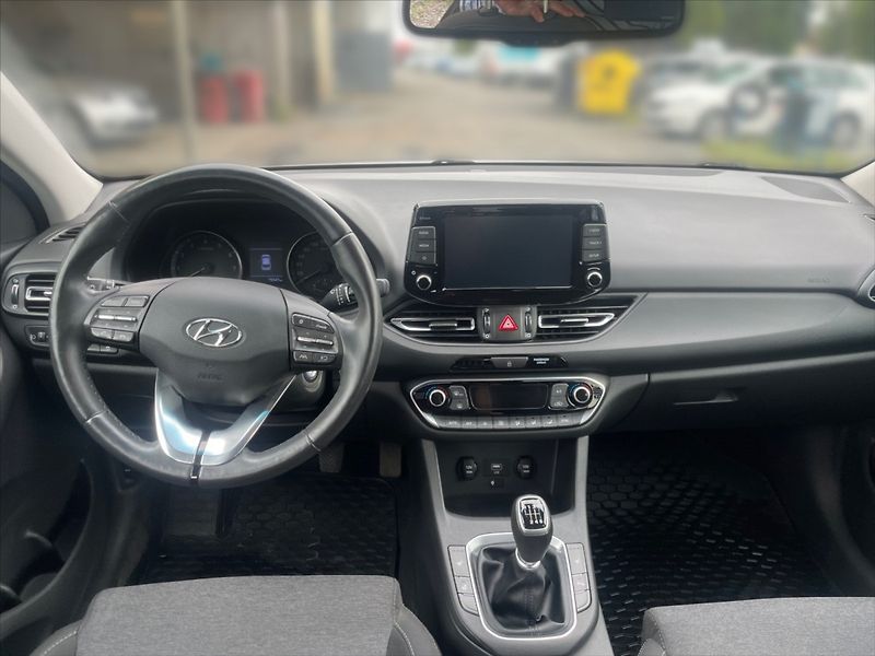 Hyundai i30 1,0 TGDI Smart - fotka 9 z 11