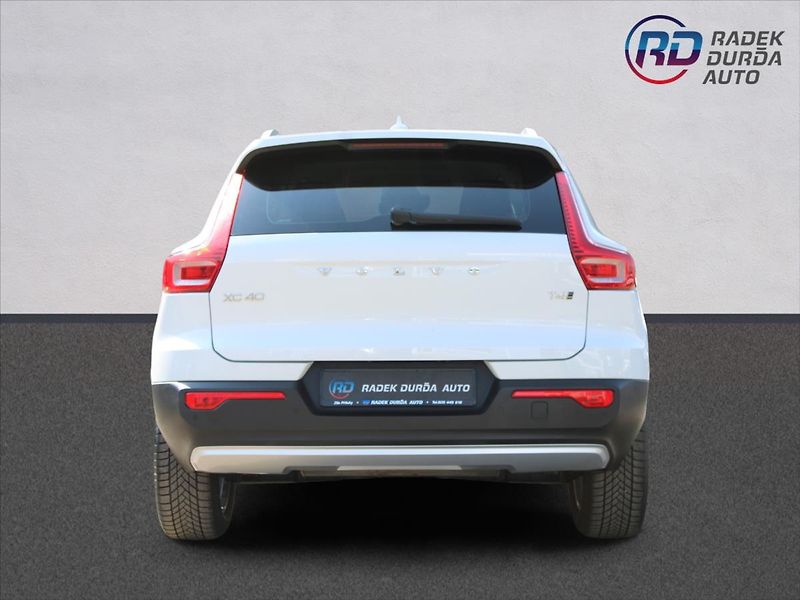 Volvo XC40 2,0 T4  1MAJ,4x4,MOMENTUM PRO - fotka 6 z 35