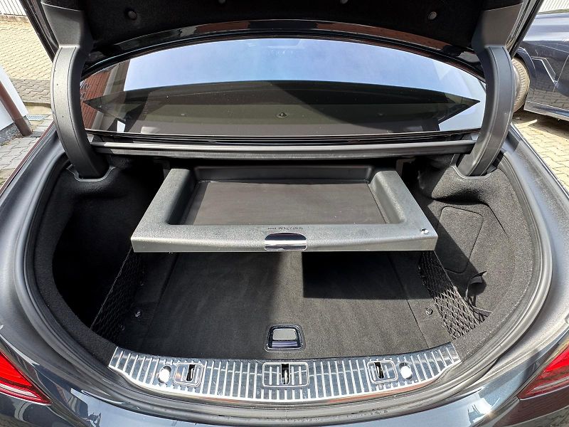 Mercedes-Benz Třídy S S560-4M-DESIGNO-LCD-R20-ČR - fotka 38 z 39