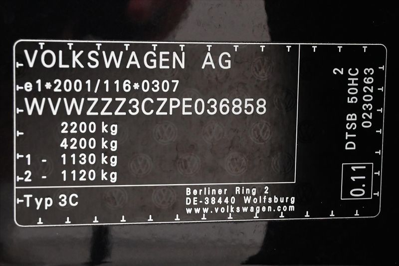 Volkswagen Passat 2,0 TDI 110KW DSG BUSINESS Zár - fotka 12 z 32