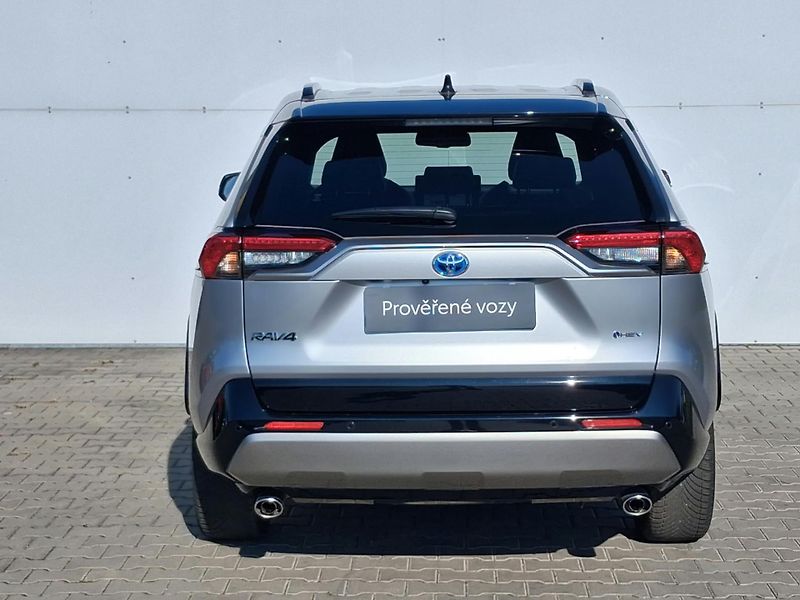 Toyota RAV4 2.5 HSD e-CVT AWD Selection - fotka 9 z 23