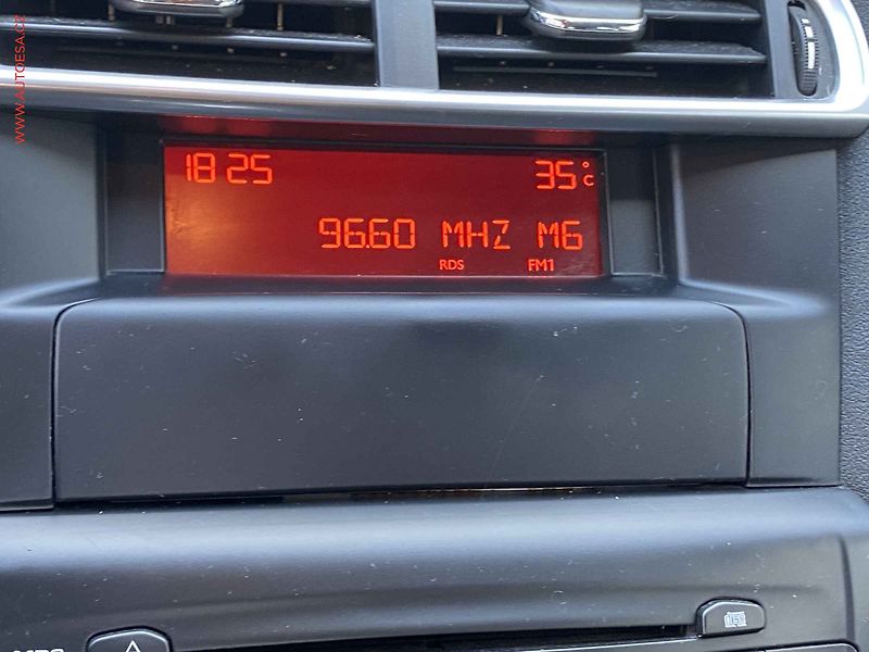 Citroën C4 (2013) 1.4 VTi, ČR, AC, tempo - fotka 15 z 16