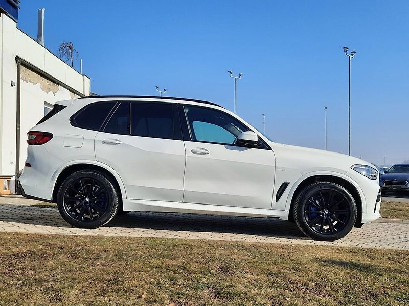 BMW X5 xDrive30D 286k - fotka 9 z 27