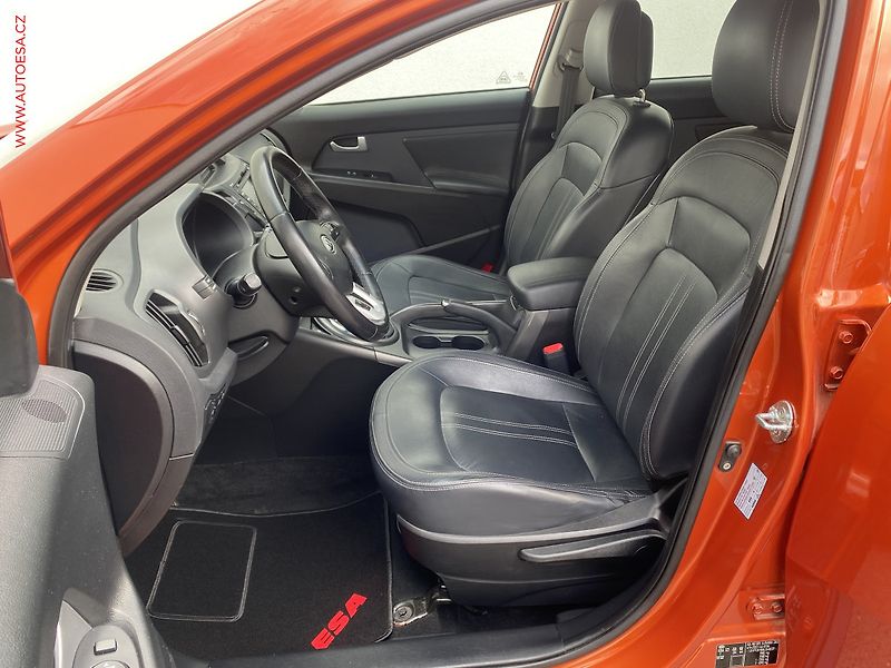 Kia Sportage (2011) 2.0 GDi, Spirit, AT, xenon - fotka 9 z 16
