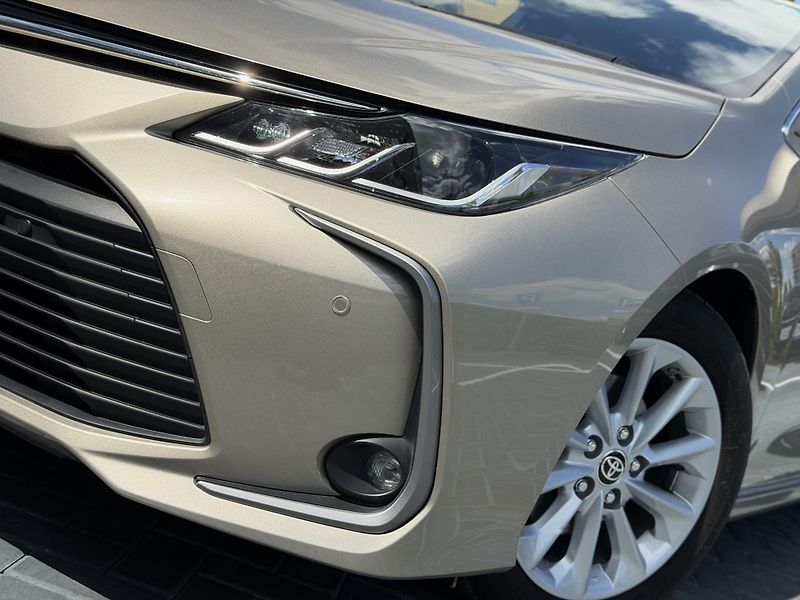 Toyota Corolla (2022) 1.8 90 kW hybrid / sedan - fotka 8 z 22