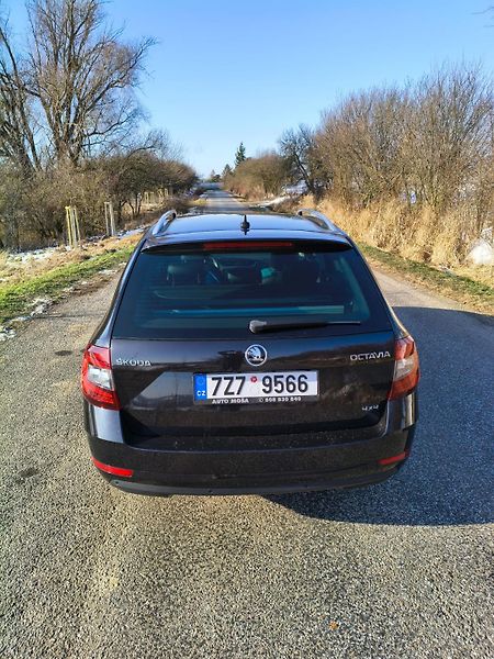 Škoda Octavia 2.0TDI/110kW ,4x4,ACC Full led - fotka 7 z 14