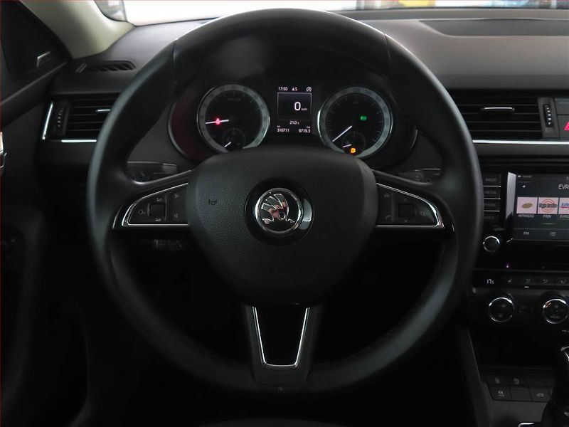 Škoda Octavia (2015) Laurin&Klement 2.0 TDI, 4X4 - fotka 18 z 20