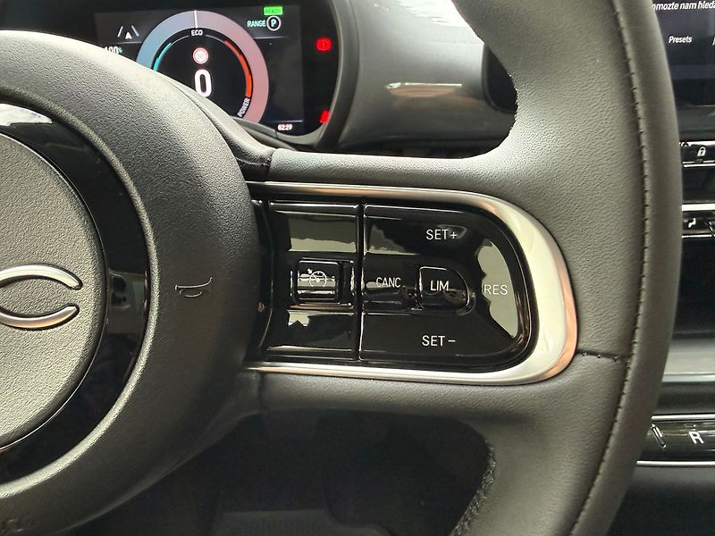 Fiat 500 Icon Plus 42kWh Kamera - fotka 25 z 34