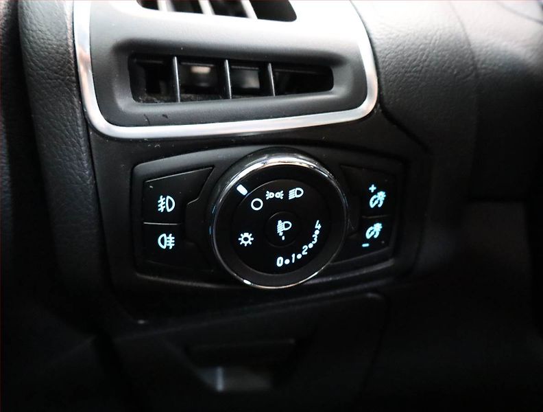 Ford Focus (2014) 1.0 EcoBoost, Serv.kniha - fotka 18 z 20