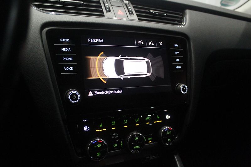 Škoda Octavia (2019) 1.5 TSI 110kW Style LED 2019 - fotka 16 z 19