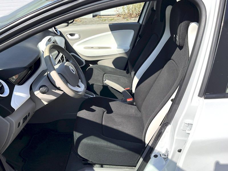 Renault ZOE (2019) 68KW LIFE 41kWh - fotka 17 z 21