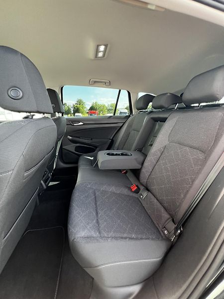 Volkswagen Golf 1.5TSI 110kW DSG LED ACC - fotka 20 z 23