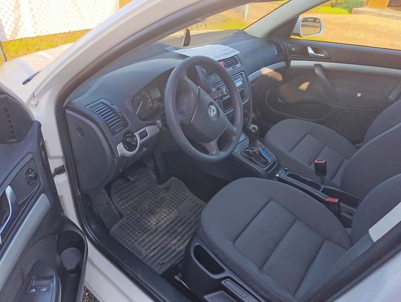 Škoda Octavia (2005) 1.9 TDi - fotka 8 z 11