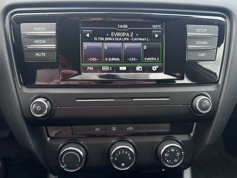 Škoda Octavia (2016) 1.2TSi ČR/TOP STAV/2xKOLA - fotka 29 z 33