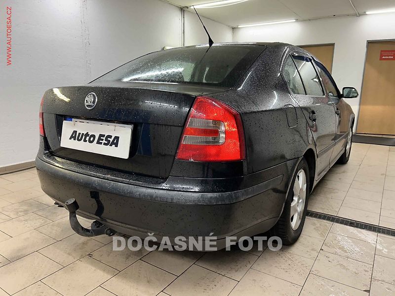 Škoda Octavia (2007) 2.0 TDi Sport, AC, temp - fotka 2 z 3