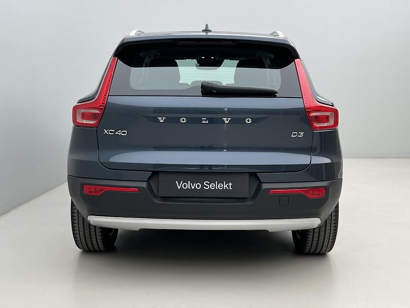 Volvo XC40 D3 MOMENTUM PRO MAN - fotka 11 z 34