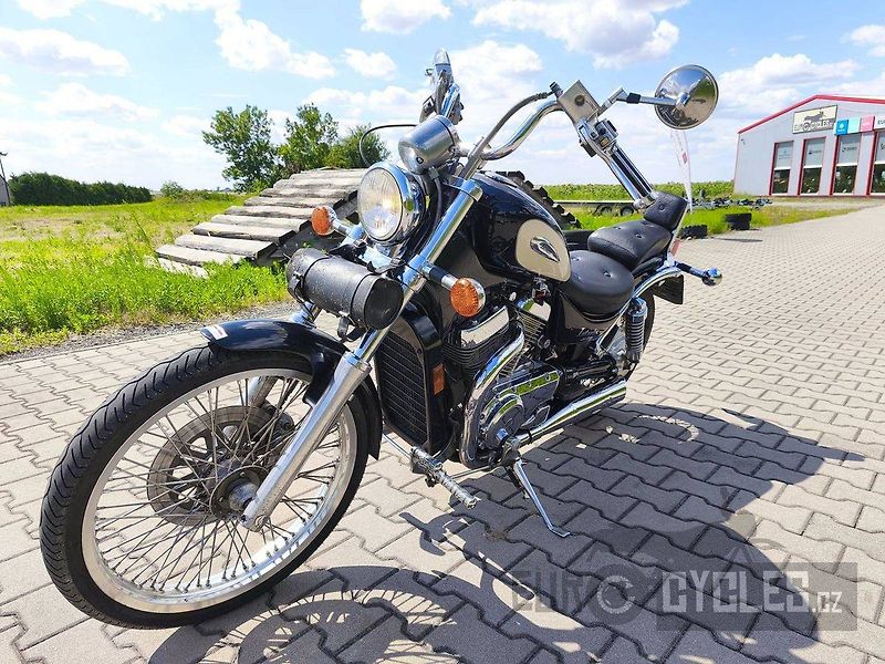 Suzuki VS 800 GL Intruder (1994) - fotka 4 z 11