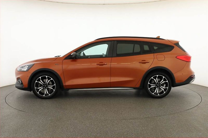 Ford Focus (2019) Active 1.0 EcoBoost, Automat - fotka 3 z 18