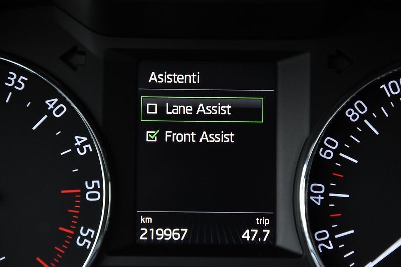 Škoda Octavia 2.0 TDi CR DSG STYLE,NAVI,TEMP - fotka 18 z 50