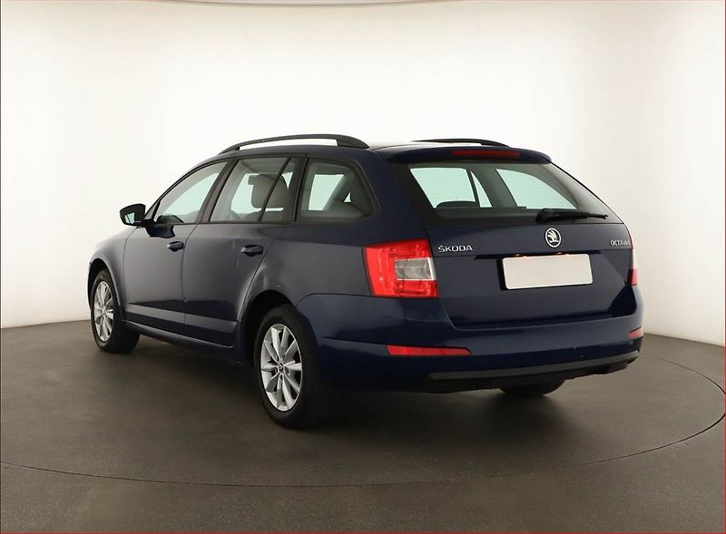 Škoda Octavia (2014) Ambition 1.6 TDI, Tempomat - fotka 4 z 12