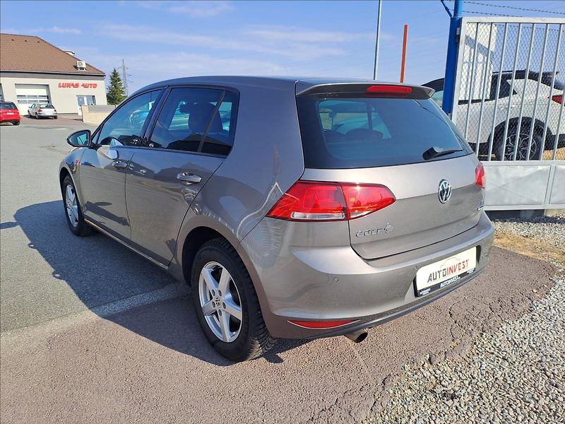 Volkswagen Golf 1,2 TSI DSG - fotka 4 z 16