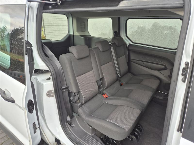 Ford Tourneo Connect 1,6 TDCi Long DPH! REZERVACE!! - fotka 20 z 28