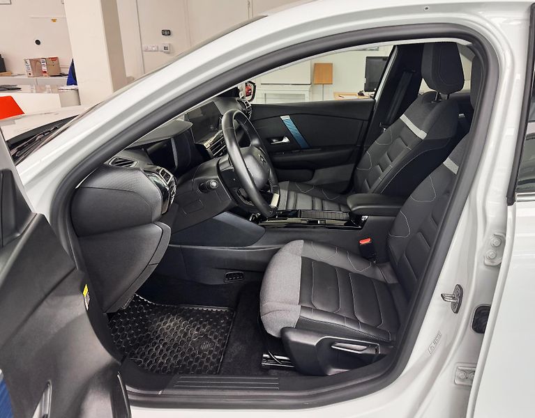 Citroën ë-C4 X 1.MAJITEL, ČR, DPH,V ZÁRUCE - fotka 9 z 32