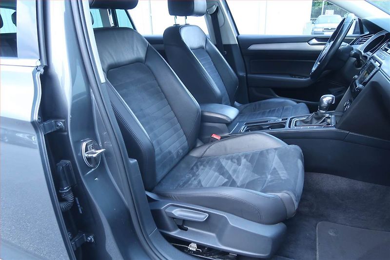 Volkswagen Passat (2015) 2.0 TDI, Automat, Kůže, Navi - fotka 9 z 26
