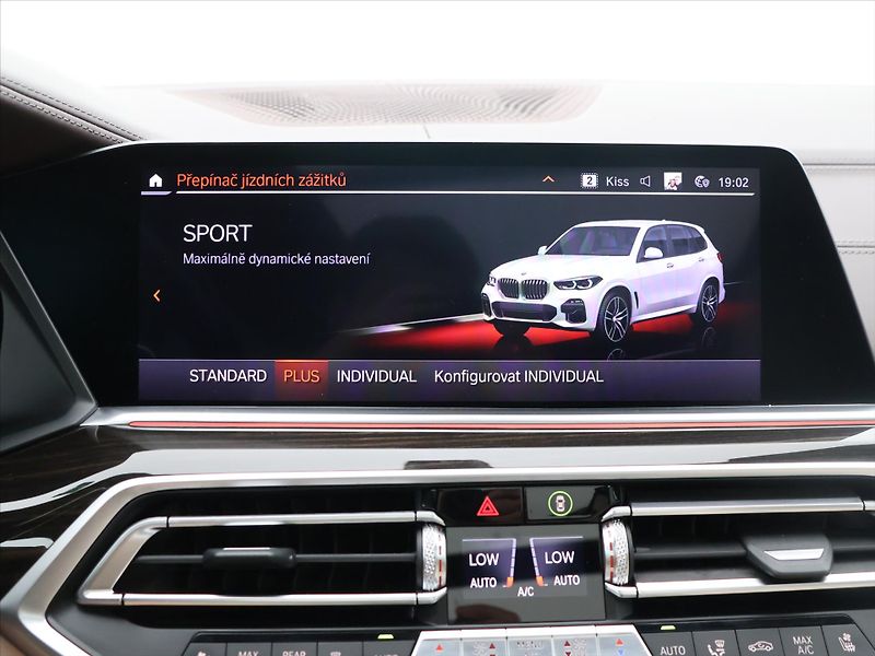 BMW X5 3,0 40 250kW xDrive Mpaket DPH - fotka 27 z 42