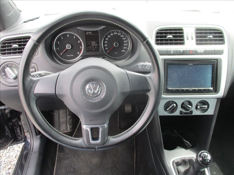 Volkswagen Polo 1,4 i 16v,klima,xenon,rozvody, - fotka 14 z 22