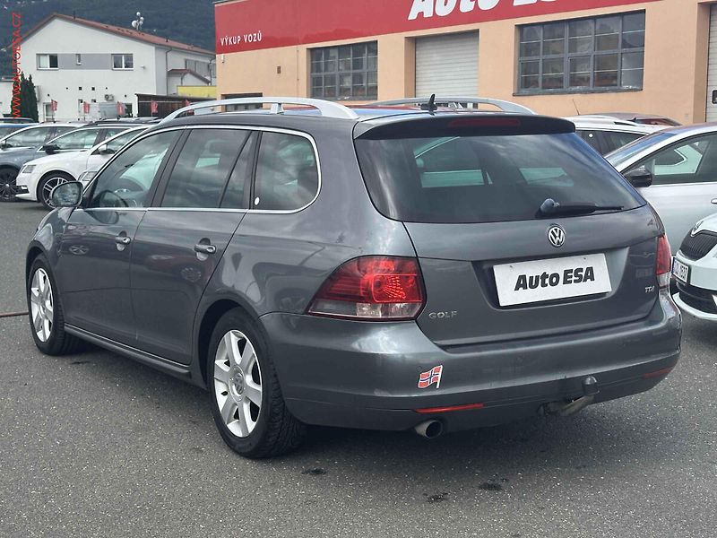 Volkswagen Golf (2010) 1.6 TDi, DSG - fotka 6 z 15