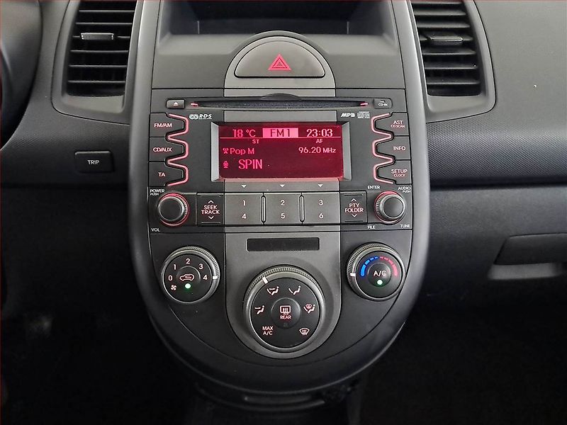 Kia Soul (2010) 1.6 CVVT, po STK, zamluveno - fotka 12 z 17