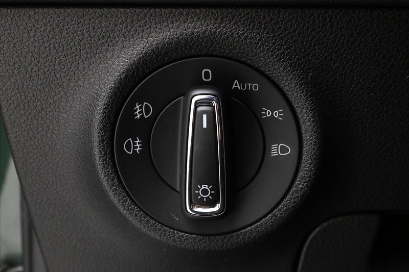 Škoda Karoq 1,5 TSI 110 kW STYLE Tažné Zár - fotka 26 z 31