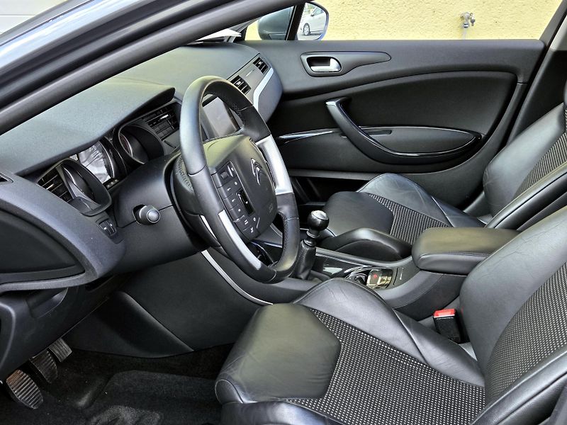 Citroën C5 2,0HDi 120kW SERV.KN,ROZVODY  - fotka 28 z 43