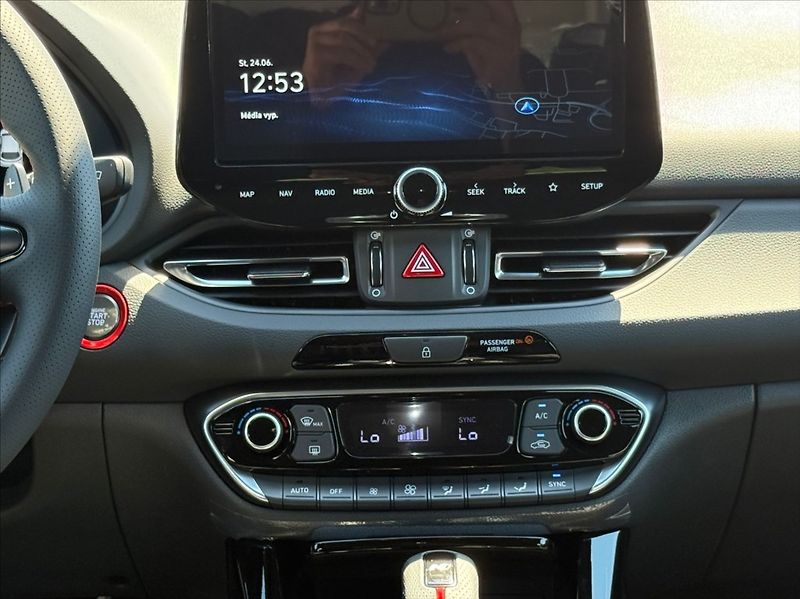 Hyundai i30 1,5 T-GDI GO NLINE! AT - fotka 9 z 12