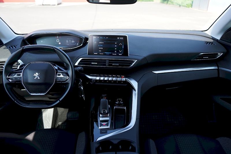 Peugeot 5008 (2020) 1.6 PureTech 180 S&S EAT8 - 7 - fotka 8 z 23