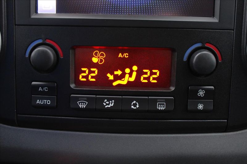Citroën Berlingo 1,6 HDi  NOVÉ V ČR,DPH - fotka 13 z 26