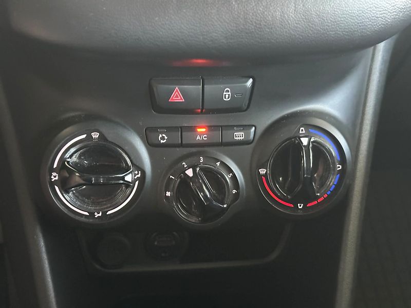 Peugeot 208 1,2 Puretech, tempomat, ČR - fotka 14 z 16
