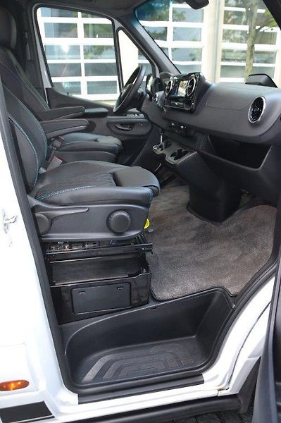 Mercedes-Benz Sprinter 319 Camper Family - fotka 12 z 50