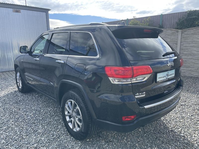 Jeep Grand Cherokee 3.0CRDi 4x4 250PS LIMITEED TOP - fotka 14 z 177
