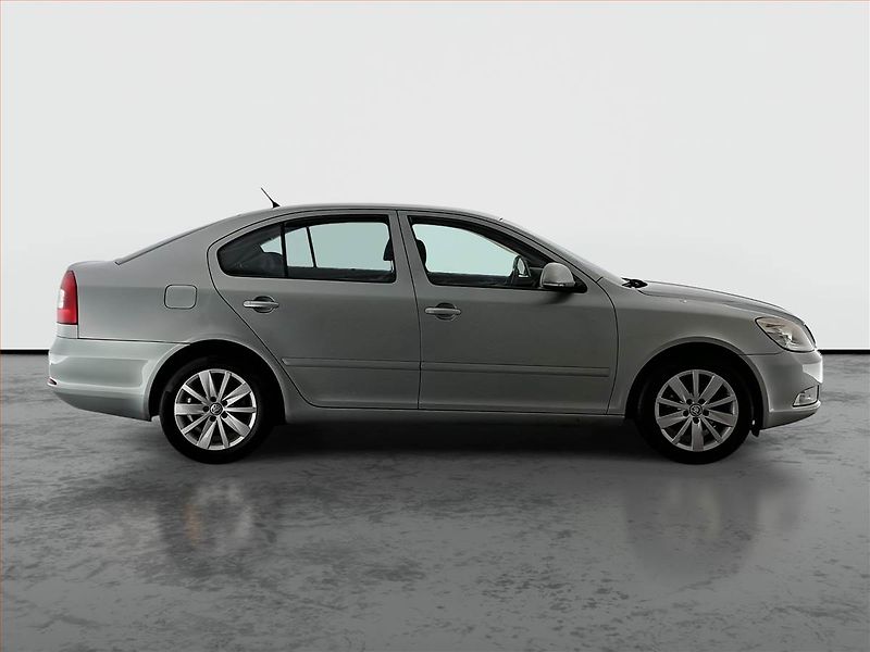 Škoda Octavia (2009) Ambiente 1.4 TSI - fotka 6 z 16