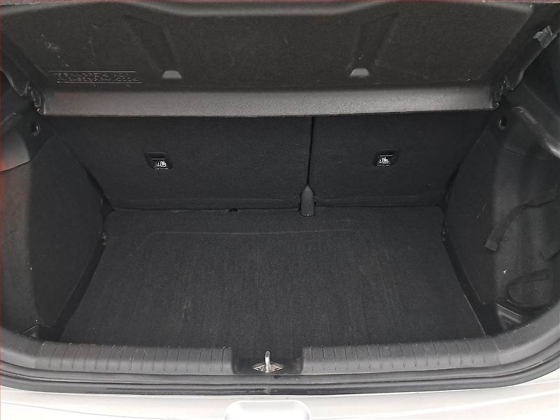 Hyundai i20 (2017) 1.2, Serv.kniha, Park. senzory - fotka 13 z 15