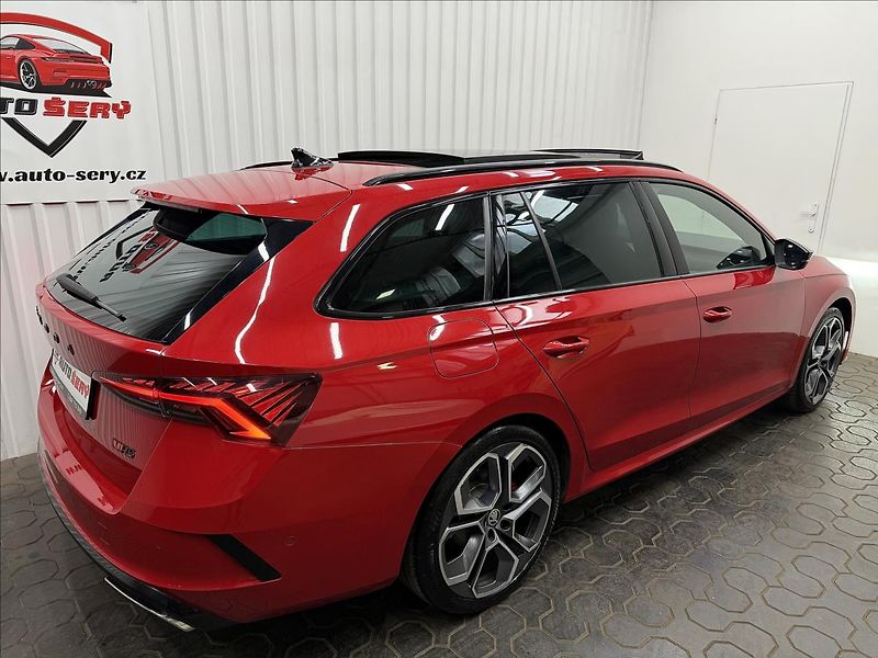 Škoda Octavia 2.0TDI 147kW DCC PANO RS PLUS - fotka 8 z 53