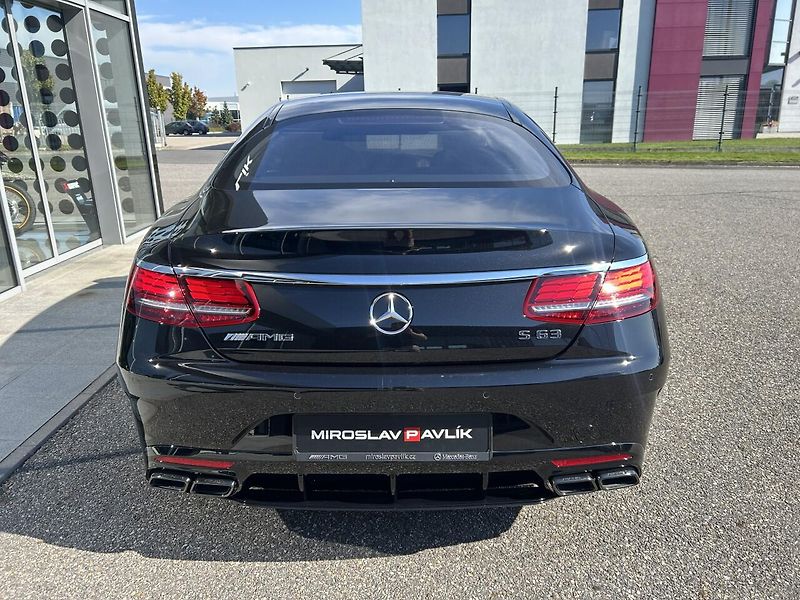 Mercedes-Benz Třídy S S 63 AMG 4MATIC+ Coupe - fotka 6 z 35