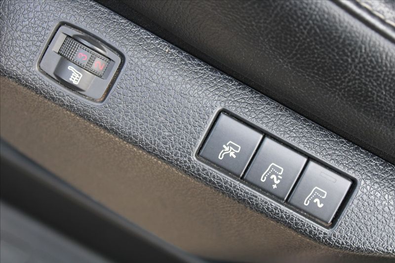 Citroën Jumpy 2,0 HDi  ČR,DPH,AT,8MÍST,SHINE - fotka 31 z 51