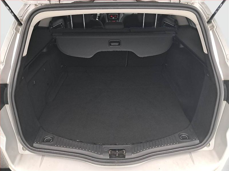 Ford Mondeo (2012) 2.0 TDCi, Vyhř. sedaček - fotka 13 z 18
