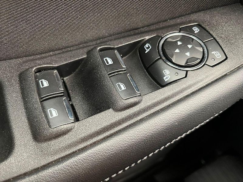 Ford S-MAX 2.5 Duratec HEV LED REZERVOVÁN - fotka 18 z 64