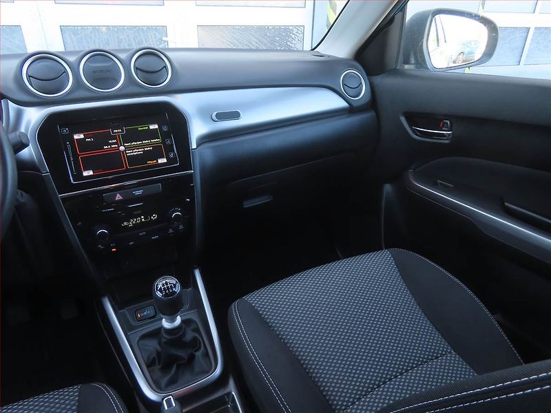 Suzuki Vitara (2022) GL + 1.4 BoosterJet - fotka 8 z 19