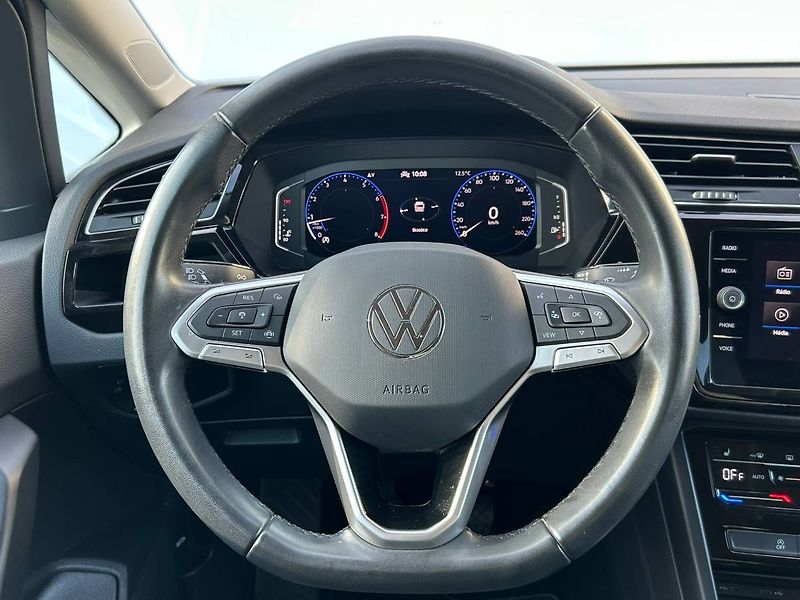 Volkswagen Touran (2023) 1.5 TSI 110kW LED manuál - fotka 6 z 30