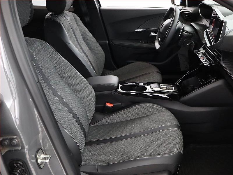 Peugeot 2008 (2024) 1.2 PureTech - fotka 7 z 19